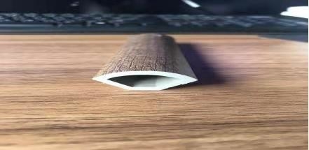 A favor do meio ambiente de madeira high-density do olhar da placa de contorno do PVC deformado não facilmente