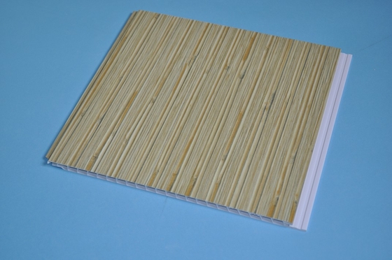 O corte fácil da grão de madeira natural impermeável dos painéis de teto do PVC/furou/pregado