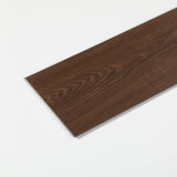 Prancha impermeável luxuosa flexível do vinil que pavimenta o projeto de madeira confortável ambiental